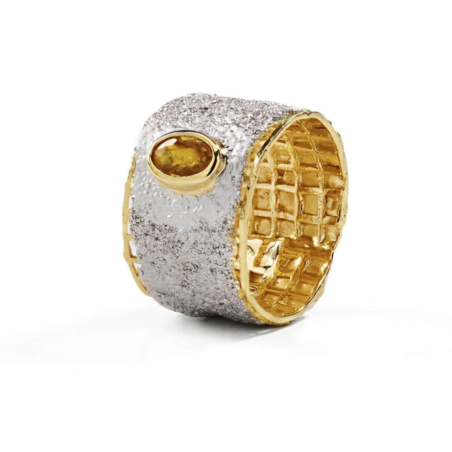 ilith minimalist design textured silver ring with natural oval cut citrine (white rhodium & gold plated) ilith minimalist design textured silver ring with natural oval cut citrine (white rhodium & gold plated)