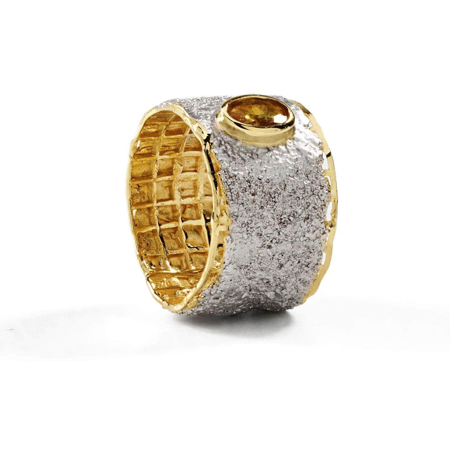 ilith minimalist design textured silver ring with natural oval cut citrine (white rhodium & gold plated) ilith minimalist design textured silver ring with natural oval cut citrine (white rhodium & gold plated)