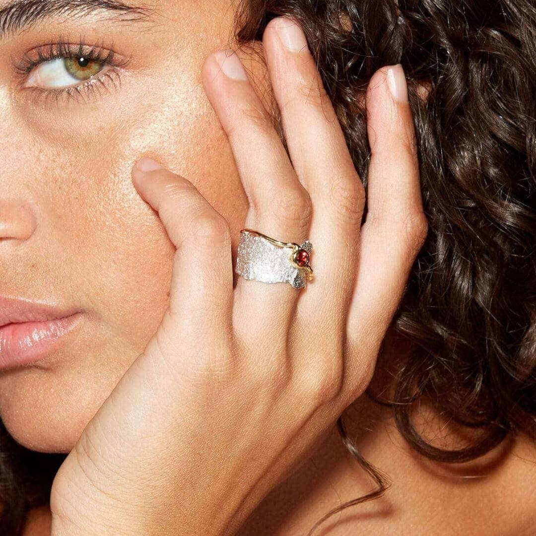 revele iconic rhodolite garnet 925 silver ring with textured surface and 18k gold plating revele iconic rhodolite garnet 925 silver ring with textured surface and 18k gold plating