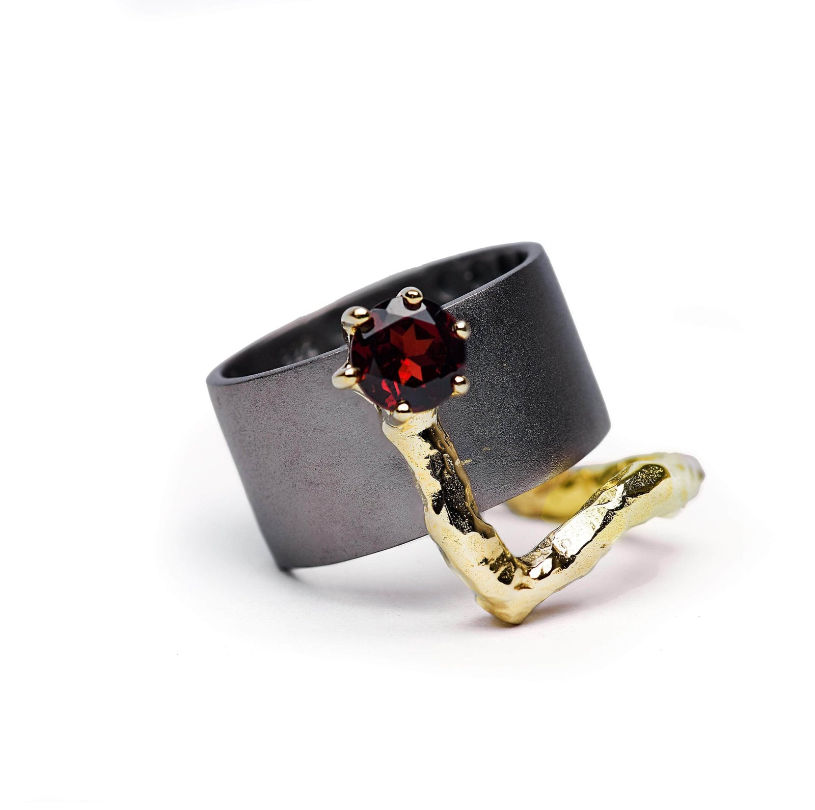 rowena iconic design natural garnet ring in black rhodium and 18k gold plated silver rowena iconic design natural garnet ring in black rhodium and 18k gold plated silver